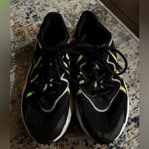 OZWEEGO SHOES - men’s 6.5/women’s 8